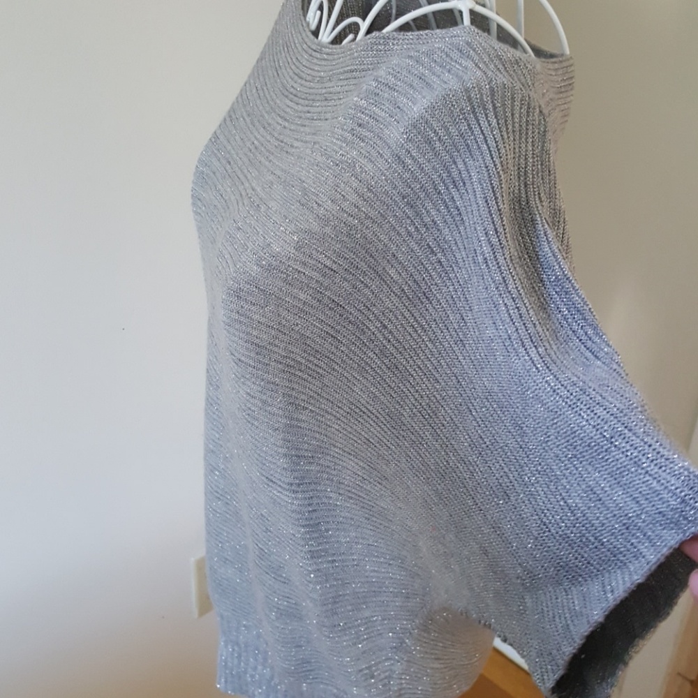 Top - Picture 2 of 3